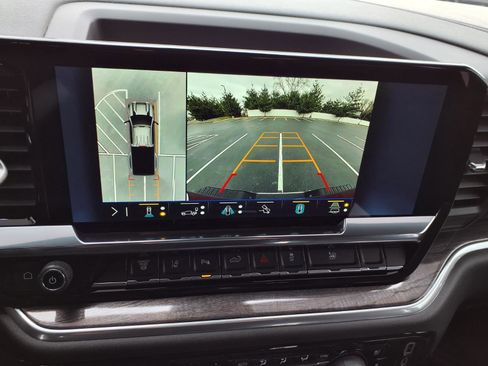 Used 2025 Chevrolet Silverado 3500 LTZ w/ LTZ Plus Package image 6