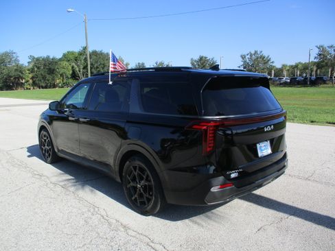 Used 2025 Kia Carnival SX Prestige FWD image 5