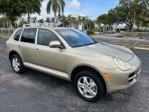 Used 2005 Porsche Cayenne S image 2