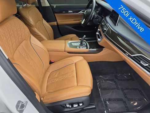 Used 2022 BMW 750i xDrive AWD/4WD image 30