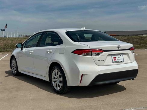 Certified 2024 Toyota Corolla LE image 5