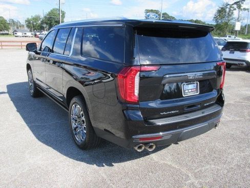 Used 2023 GMC Yukon XL Denali Ultimate AWD/4WD image 7