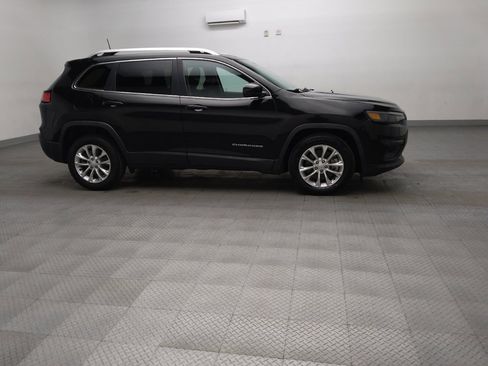Used 2019 Jeep Cherokee Latitude w/ Popular Appearance Group FWD image 11