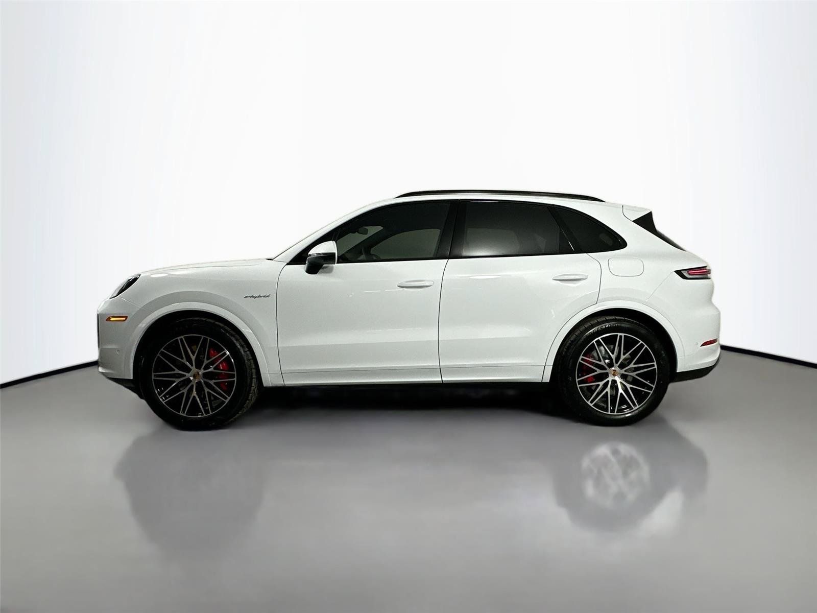 Used 2026 Porsche Cayenne S AWD/4WD image 2