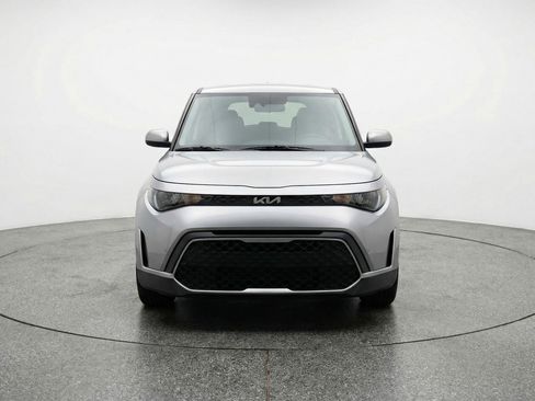 Used 2025 Kia Soul LX w/ LX Technology Package FWD image 2