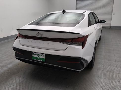 Used 2025 Hyundai Elantra Sport FWD image 7