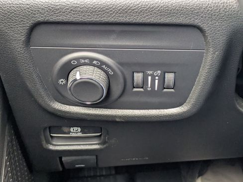 New 2026 Jeep Grand Cherokee Altitude AWD/4WD image 17