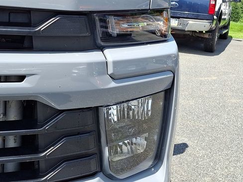 Used 2025 Chevrolet Silverado 2500 Custom w/ Custom Value Package AWD/4WD image 9