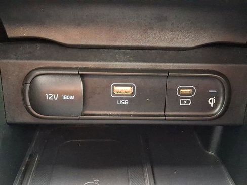 Used 2023 Kia Telluride S image 24