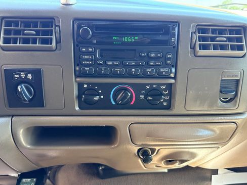Used 2001 Ford F250 Lariat AWD/4WD image 23