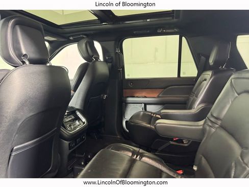 Used 2019 Lincoln Navigator Select AWD/4WD image 35