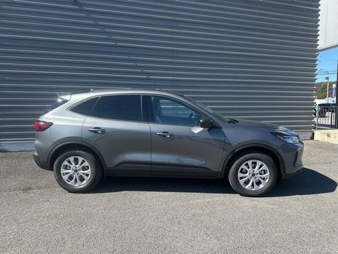 New 2026 Ford Escape Active image 2