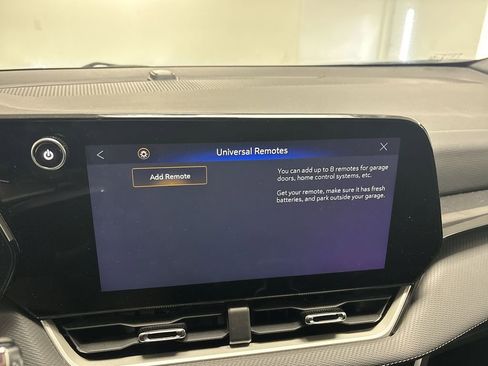 Used 2025 Chevrolet Equinox LT w/ Convenience Package II image 36