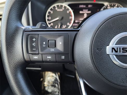 Used 2021 Nissan Rogue S image 16