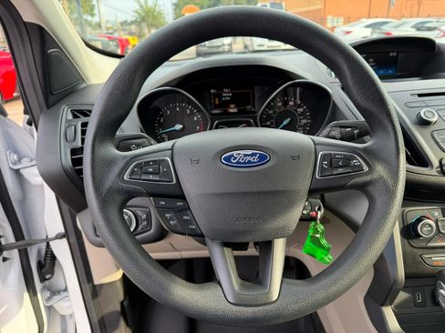 Used 2018 Ford Escape SE FWD image 22