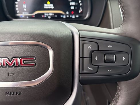 Used 2022 GMC Yukon XL SLT w/ SLT Luxury Package image 18