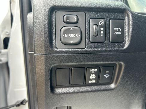 Used 2024 Toyota 4Runner TRD Off-Road Premium w/ Moonroof Package AWD/4WD image 18