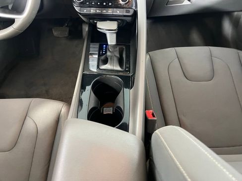 Used 2023 Hyundai Elantra SEL w/ Convenience Package image 17