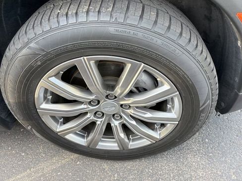 Used 2022 Cadillac XT4 Premium Luxury w/ Safety Alert Package AWD/4WD image 4