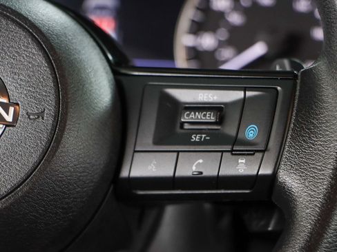 Used 2023 Nissan Rogue SV image 14