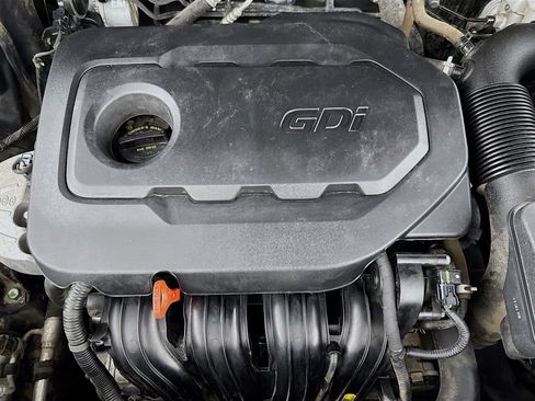 Used 2017 Hyundai Santa Fe Sport image 41