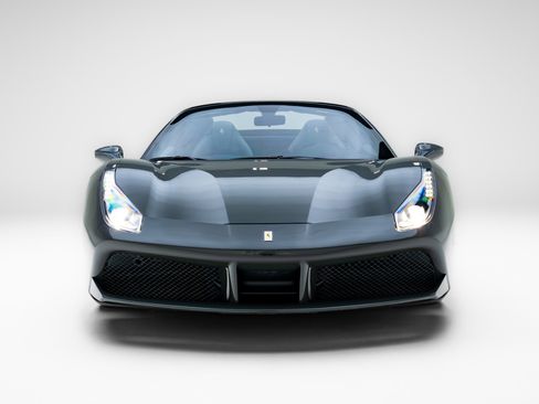 Used 2018 Ferrari 488 Spider RWD image 3