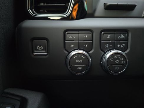 New 2026 GMC Sierra 2500 AT4 w/ AT4 Premium Plus Package image 26