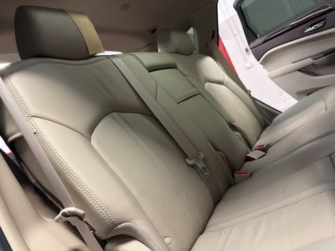 Used 2015 Cadillac SRX Luxury image 26