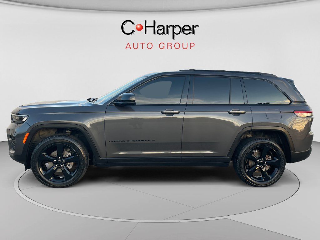 Used 2023 Jeep Grand Cherokee Altitude AWD/4WD image 6