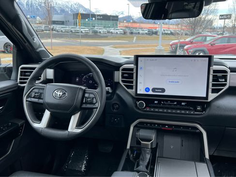Used 2025 Toyota Sequoia 4WD image 23