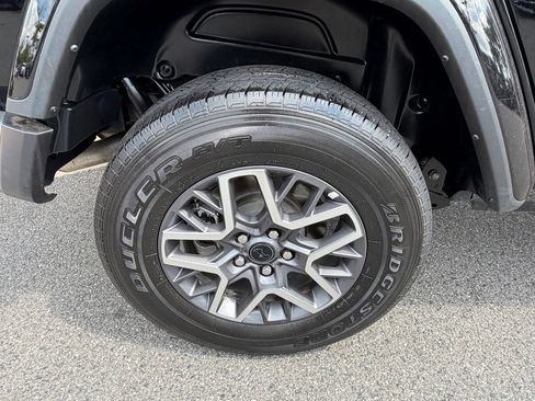 Used 2025 Jeep Wrangler Unlimited Sahara AWD/4WD image 15