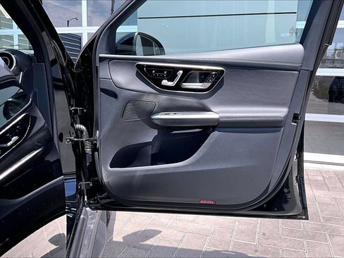 Used 2026 Mercedes-Benz GLC 300 image 24