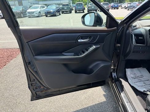 Used 2022 Nissan Rogue SL w/ SL Premium Package AWD/4WD image 11