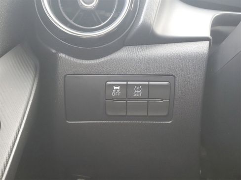 Used 2017 Toyota Yaris iA image 19