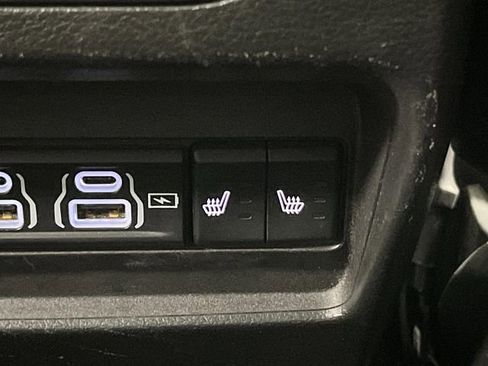 Used 2023 Jeep Grand Cherokee Limited w/ Luxury Tech Group II image 33