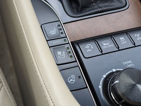 Used 2017 Lexus LX 570 4WD image 24