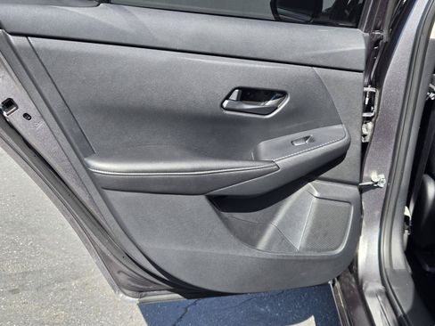 Used 2025 Nissan Sentra SV FWD image 25