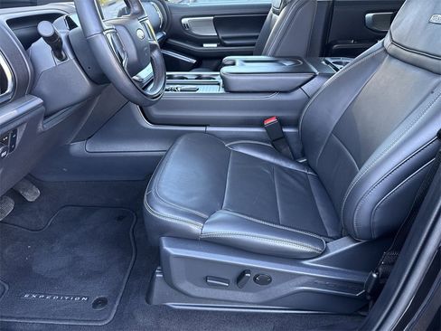 Used 2025 Ford Expedition Max Platinum image 9
