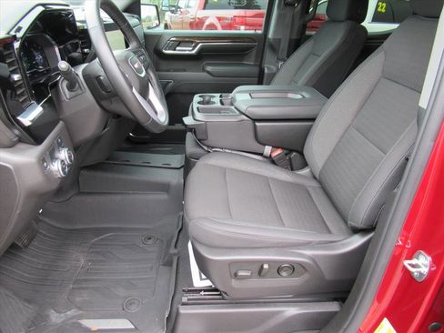 Used 2024 GMC Sierra 1500 Elevation w/ LPO, Elevation Black Package image 15