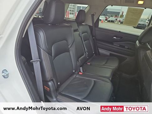 Used 2023 Nissan Pathfinder SL image 34