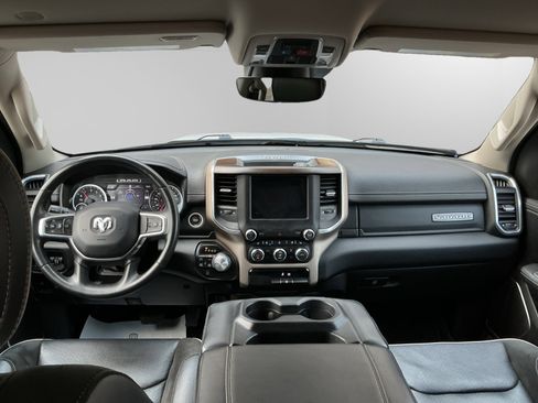 Used 2022 RAM 1500 Laramie AWD/4WD image 10