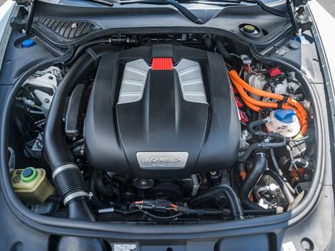 Used 2016 Porsche Panamera S RWD image 19
