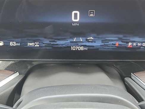 Used 2025 Chevrolet Tahoe LT w/ Comfort Package image 19