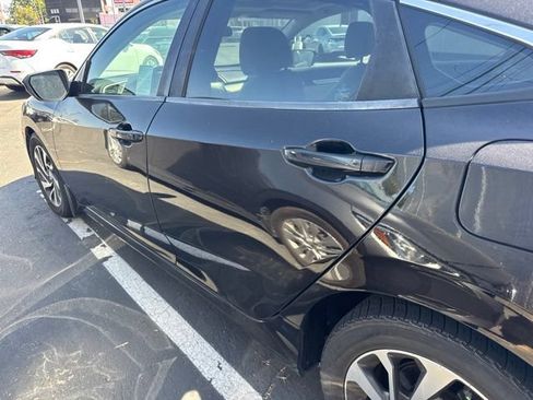 Used 2017 Honda Civic EX image 3