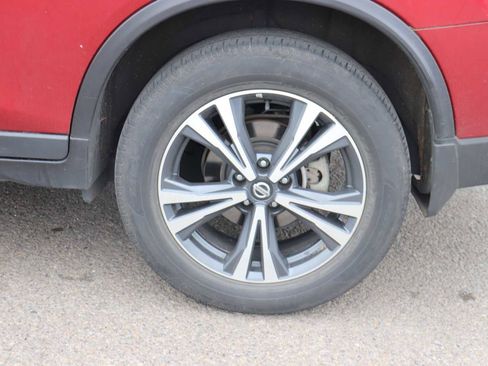 Used 2020 Nissan Rogue SV w/ Sun & Sound Touring Package image 9