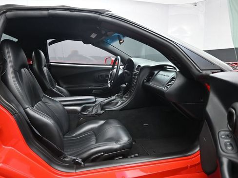 Used 1998 Chevrolet Corvette Convertible w/ Memory Pkg RWD image 18