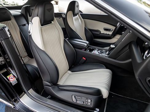 Used 2016 Bentley Continental GT image 29