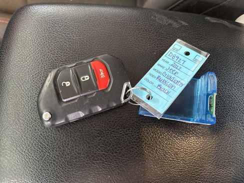 Used 2022 Jeep Gladiator Rubicon image 12