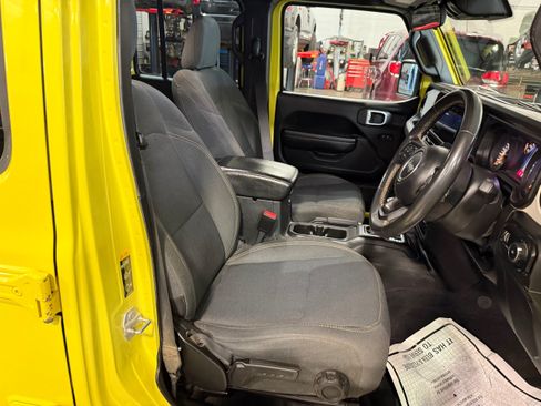 Used 2024 Jeep Wrangler Unlimited Sport AWD/4WD image 17
