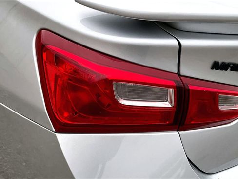 Used 2022 Chevrolet Malibu RS image 27